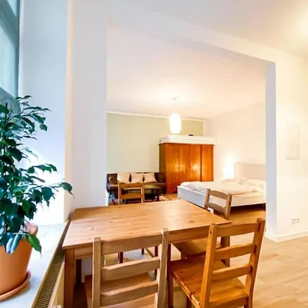 Апартаменты Schoene In Plagwitz Nahe Karl-heine-strasse -netflix, Wlan, Waschmaschinet Лейпциг